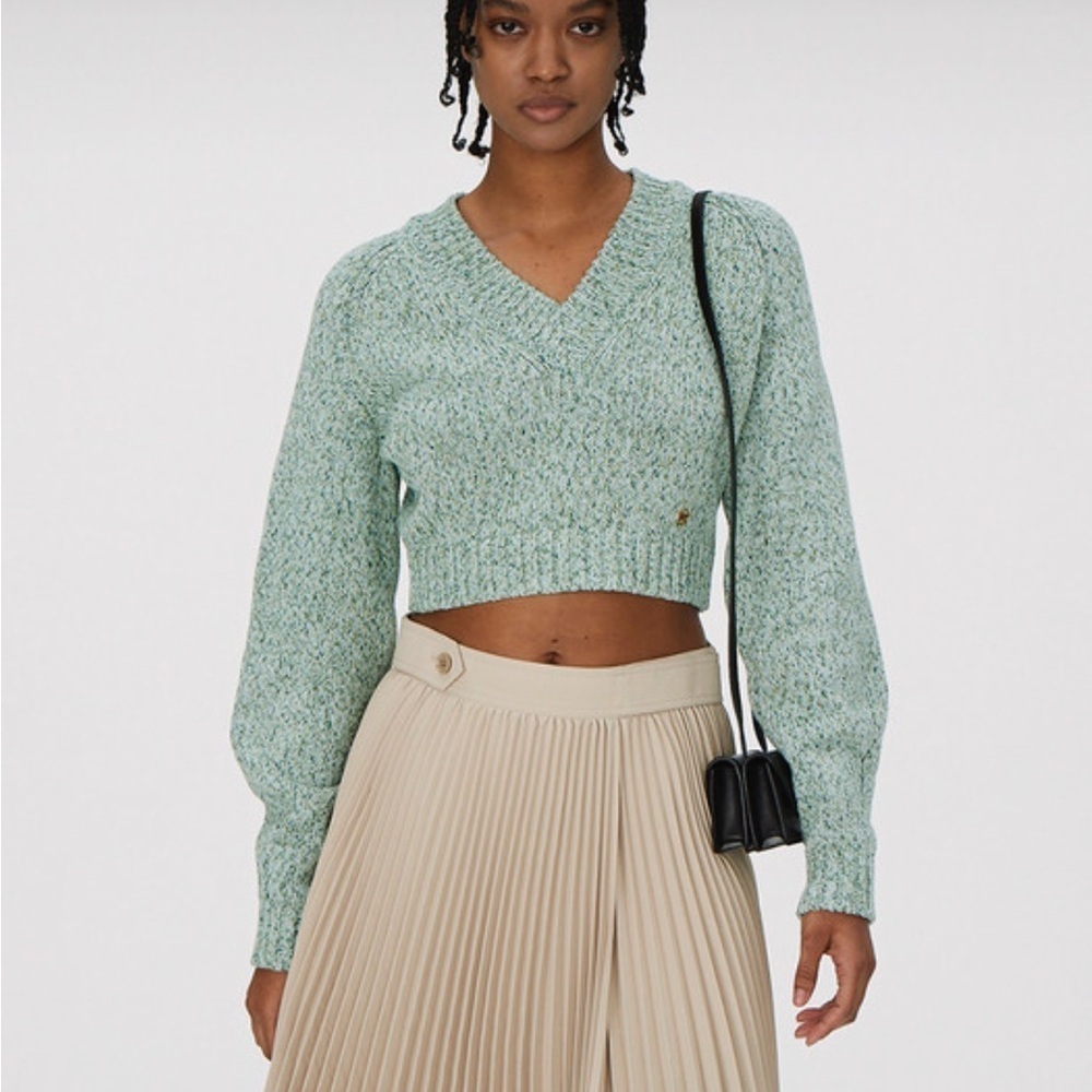 Recto Deep V-Neck Crop Knit Sweater